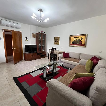 Lovely Spacious House With Big Garden Elbasan Exterior foto