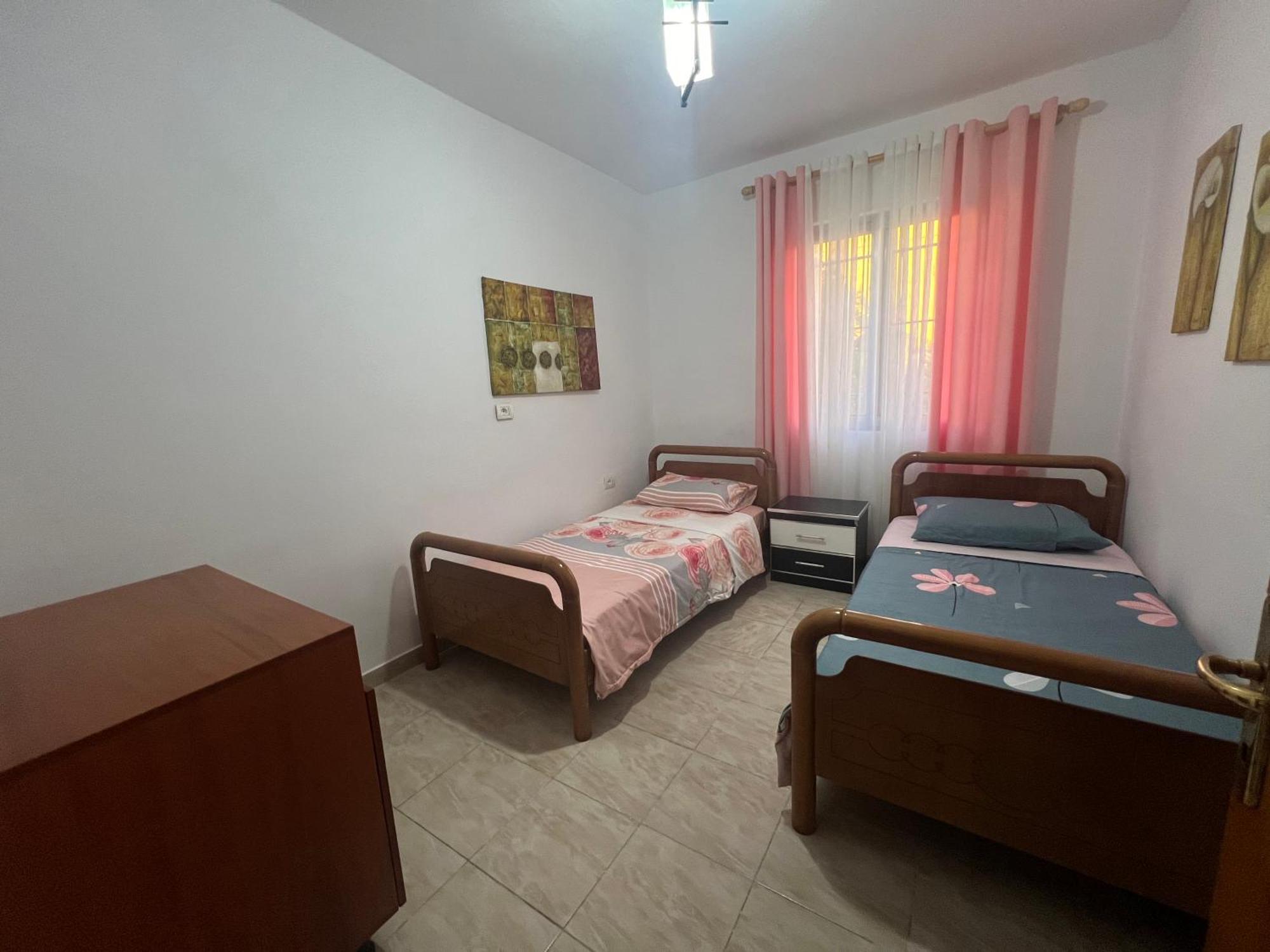 Lovely Spacious House With Big Garden Elbasan Exterior foto