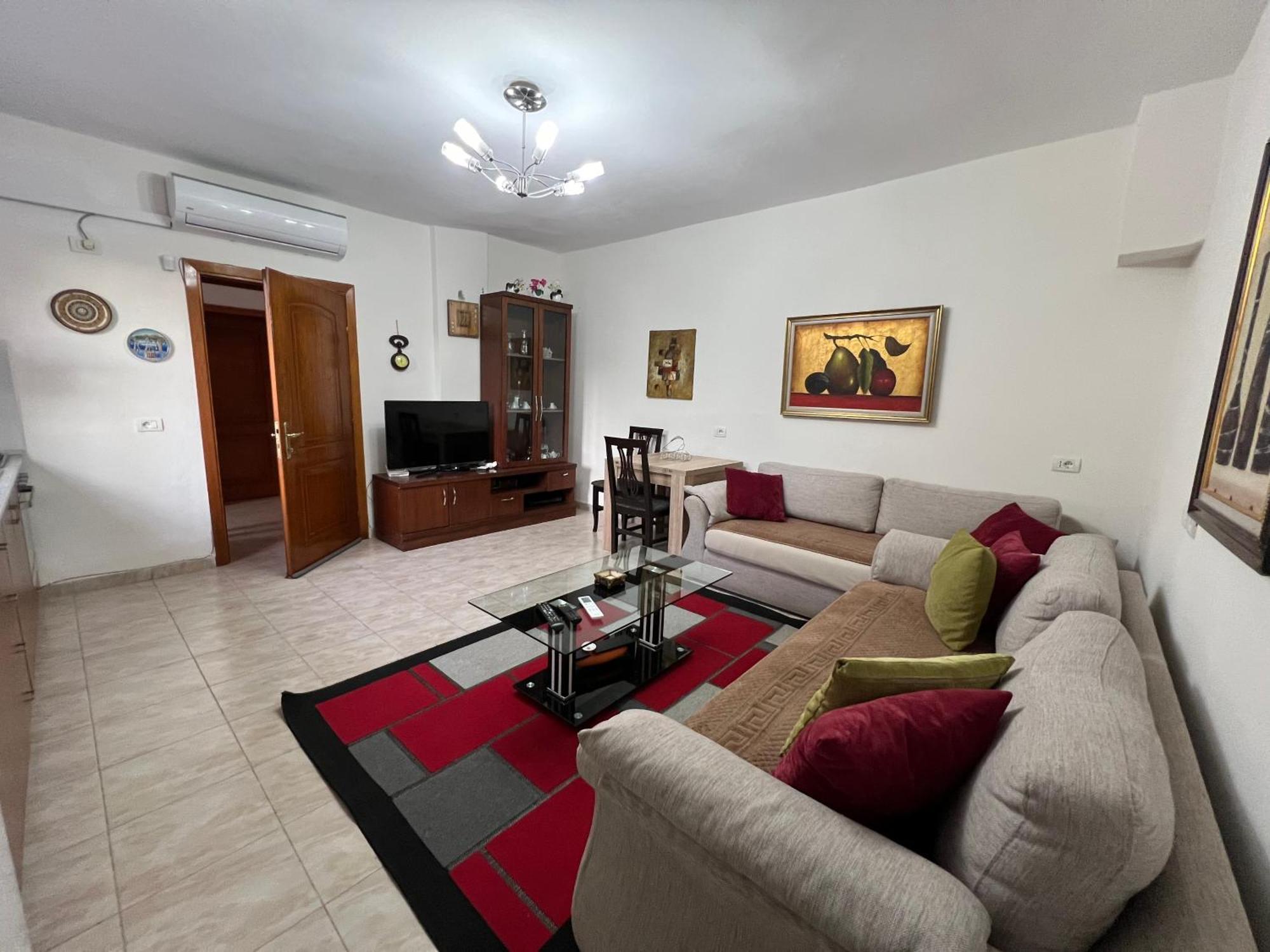Lovely Spacious House With Big Garden Elbasan Exterior foto